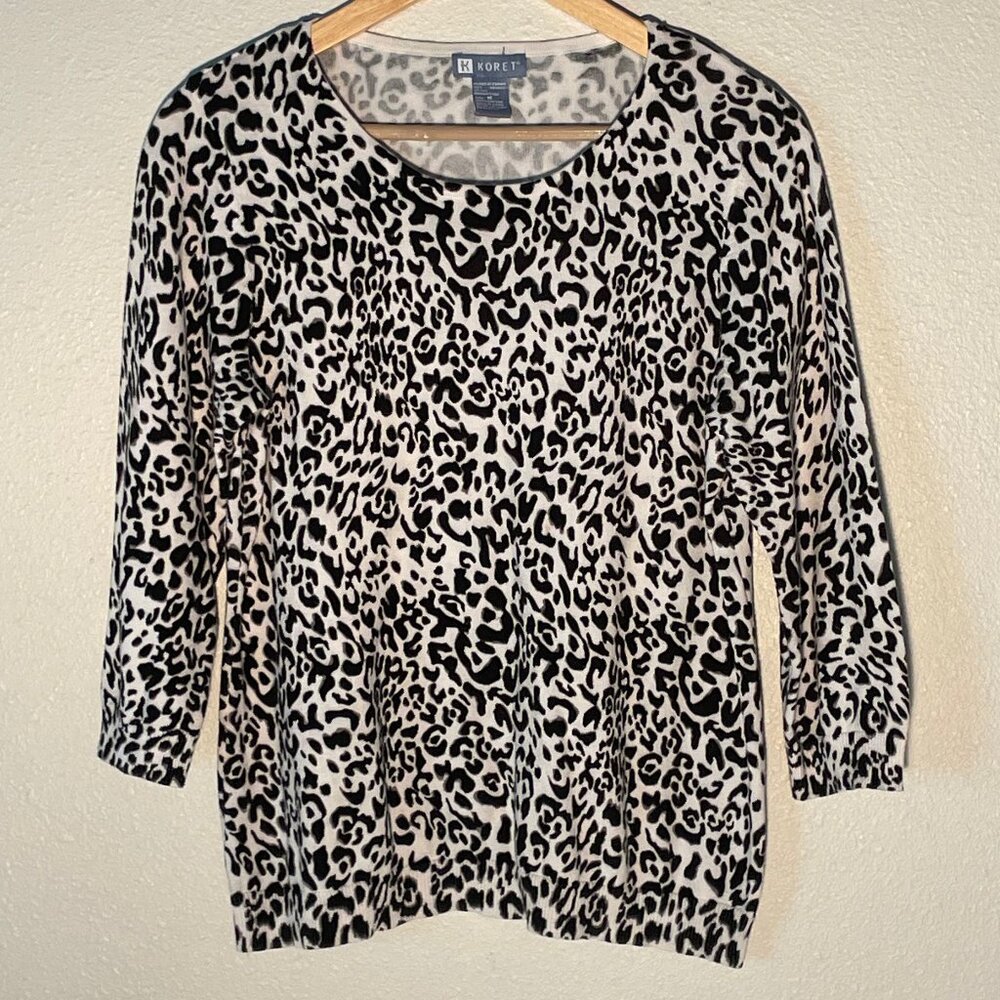 Koret, animal‎ print, crewneck sweater, size Medium